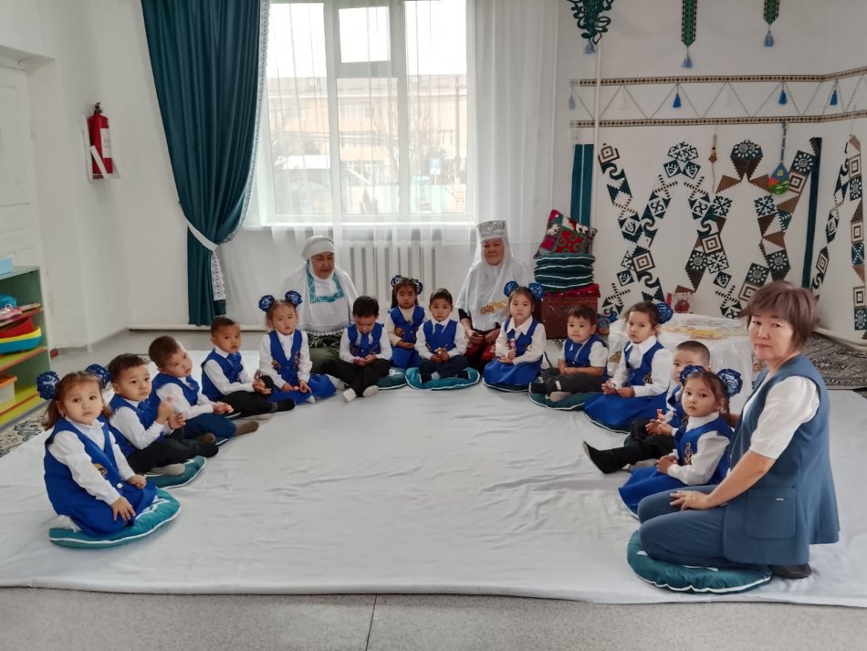 "Әжемнің ертегісі" атты танымдық сағат