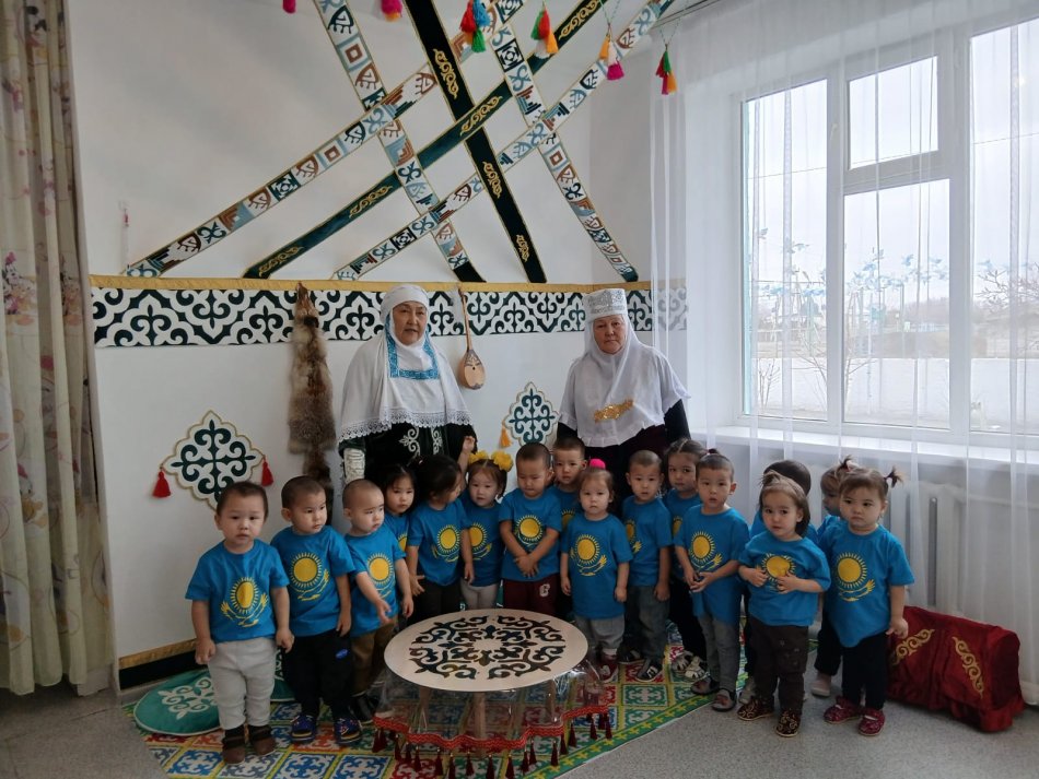 Әжімнің ертегілері танымдық сағаты "Балапан" кіші тобы